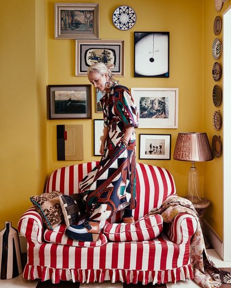 Lucinda Chambers, London Townhouse, Knock On The Door, Colorful Space, Eclectic Design, Eclectic Home, Vogue Fashion, Life Design, Fashion Editor