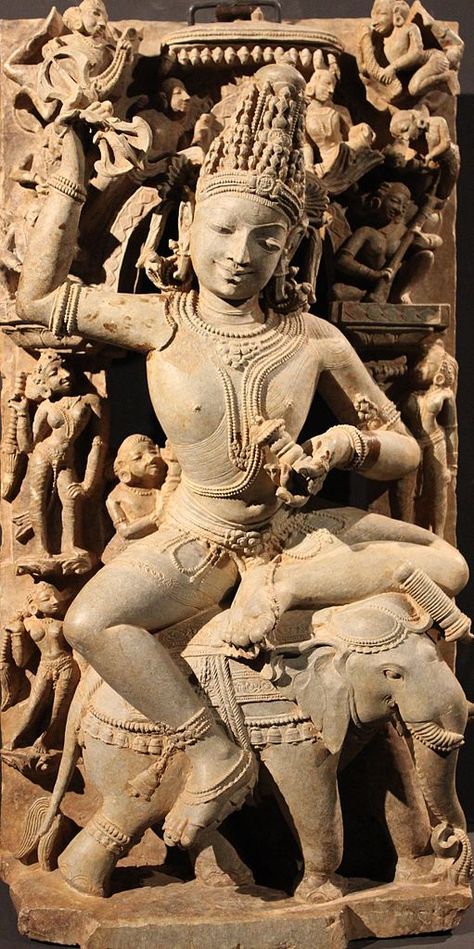 Historical Statues, Historical Sculptures, Ancient Indian Art, Asian Sculptures, Ancient Indian Architecture, Kerala Mural Painting, Hindu Statues, Ancient Statues, Indian Sculpture