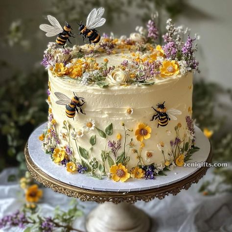 Stunning Cakes, Decorative Cakes, Bee Cakes, I Love Bees, Party Goodies, Cute Baking, Creative Birthday Cakes, Dream Cake, Pretty Birthday Cakes