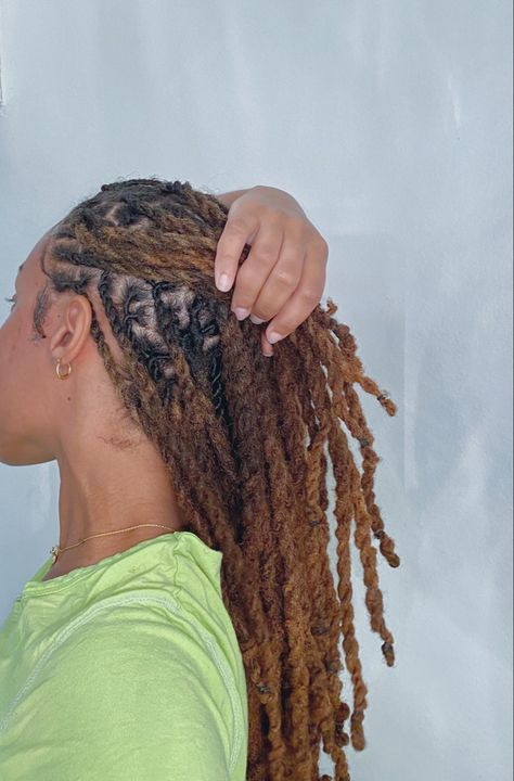 Copper Brown Locs, Curly Dreadlocks, Locs With Highlights, Light Brown Locs, Locs Hairstyles For Women Long, Brown Locs, Brown Dreads, Short Locs Hairstyles, Dreadlock Styles