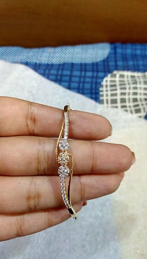 Diomand Bracelets For Women, Bracelet Kada For Women, Gold Bracelet Simple, Diamond Bracelet Design, Diamond Pendants Designs, Gold Bangle Set, Diamond Fashion Jewelry, Gold Pendant Jewelry, Jewelry Bracelets Gold