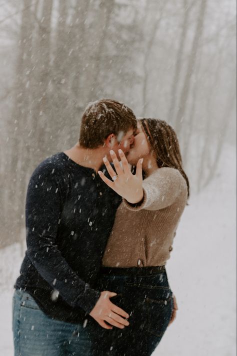 Winter Engagement Photos Ice Skating, Winter Time Engagement Photos, Snowy Winter Engagement Photos, Pajama Engagement Photos, Engagement Snow Photos, Winter Cabin Engagement Photos, Engagement Photos February, Outdoor Christmas Engagement Photos, Christmas Engagement Photos Ideas