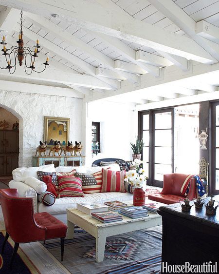 This living room in a farmhouse in Ojai, California, is filled with American flag accessories. Patriotic Room, California Decor, Apartment Decoration, Spanish Style Home, Spanish Style Homes, Americana Decor, Blue Living Room, Blue Rooms, Style At Home