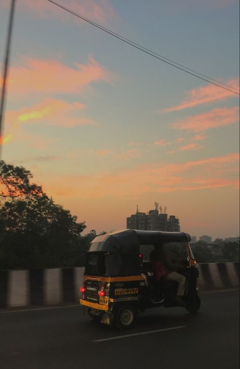 Rickshaw Aesthetic, Bandra Mumbai, Minimalist Wallpaper Phone, Auto Rickshaw, India Street, Funny Snaps, Desi Aesthetic, Wallpaper Phone, Minimalist Wallpaper