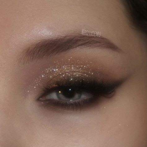 Eyeshadow Glam Looks, Semi Glam Makeup, Cute Eye Makeup Aesthetic, Posvoemu Makeup, Smoky Gold Eye Makeup, Soft Smoky Eyeshadow, Gold Soft Glam Makeup, Soft Glam Formal Makeup, Glam Makeup Gold