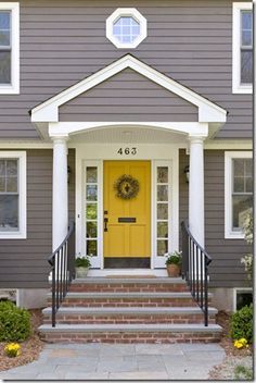 Gray exterior, White trim and Yellow door. These are the colors I want to paint our house House With White Trim, Yellow Front Door, Yellow Front Doors, Front Door Paint Colors, Gray House, Yellow Door, Pintura Exterior, Door Paint Colors, Yellow Doors