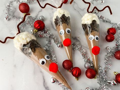 Reindeer Hot Chocolate Cones - Made In A Pinch Reindeer Hot Chocolate Cones, Christmas Hot Chocolate Gifts, Hot Chocolate Cones, Essential Oils For Cleaning, Reindeer Hot Chocolate, Diy Christmas Treats, Chocolate Cone, Hot Chocolate Gift, Cocoa Recipes