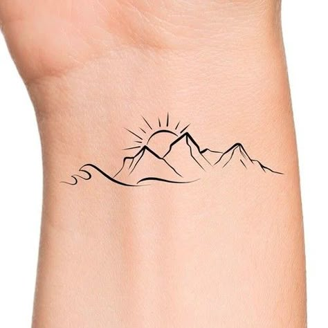 Cool Nature Tattoos, Moutain Tattoos, Mountain Range Tattoo, Cute Halloween Tattoos, Mountain Tattoo Simple, Wife Tattoo, Cool Nature, Tribute Tattoos, Small Girly Tattoos