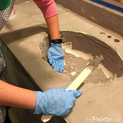 Bathroom Countertops Diy, Bathroom Sink Diy, Countertop Makeover, Concrete Countertops Colors, Concrete Countertops Bathroom, Concrete Bathroom, Kitchen Countertop Materials, Concrete Countertops Kitchen, Deco Studio