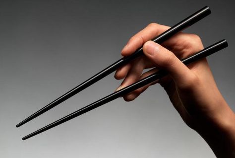 Tips for Holding Chopsticks Properly Chopsticks Food, Holding Chopsticks, How To Use Chopsticks, Using Chopsticks, Digital Painting Techniques, Photoshop Painting, Hand Reference, Face Sketch, Fun Sized