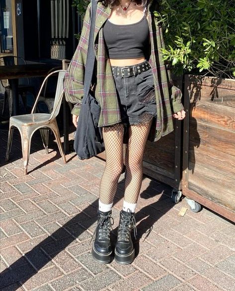 Look Grunge, Mode Hippie, Alt Outfits, Alt Fashion, Swaggy Outfits, Alternative Outfits, 가을 패션, Edgy Outfits, Mode Inspiration