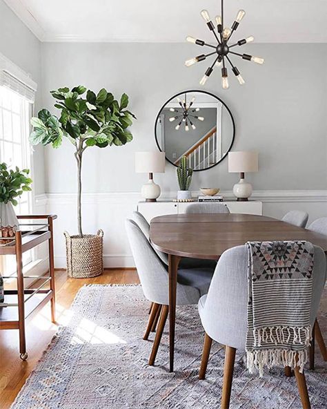 What does your dream dining room look like? Check out these 10 best dining room wall colours for inspiration. Best Dining Room Colors, Cosy Dining Room, Farmhouse Dining Rooms Decor, Dining Room Design Modern, Dining Room Cozy, Dining Room Colors, Vintage Dining Room, Living Room Scandinavian, Furniture Warehouse