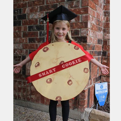 Idiom Day Costumes Ideas, Smart Cookie Costume, Idiom Costumes, Cookie Costume Diy, Funniest Halloween Costumes, Cookie Halloween Costume, Costumes For Teachers, Costumes For Toddlers, Outfits For Parties