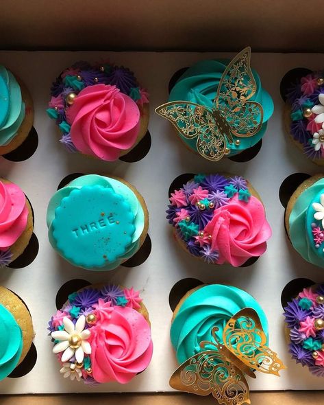 Encanto Birthday Cupcakes Ideas, Encanto Cupcake Cake, Encanto Birthday Cupcakes, Encanto 2nd Birthday Party, Encanto Cupcakes Ideas, Encanto Cupcakes, Encanto Birthday, Encanto Party, Butterfly Cupcakes