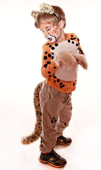 chita Diy Cheetah Costume, Kids Cheetah Costume, Animal Costumes Diy, Cheetah Halloween Costume, Cheetah Halloween, Boys Halloween Costumes Diy, Cheetah Costume, Halloween Costumes Pictures, Cat Costume Diy