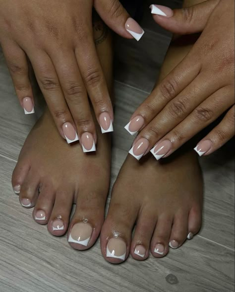 Short White Nails French Tip, White French Tip Nails And Toes, Nails Toes Matching, Acrylic Overlay, Gel Toe Nails, Acrylic Toe Nails, Manicure Diy, Work Nails, French Tip Acrylic Nails