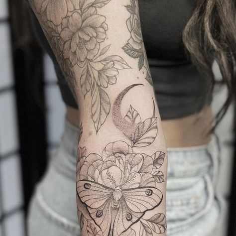 ❈ 𝐌𝐢𝐥𝐥𝐚 𝐊𝐚𝐬 𝐓𝐚𝐭𝐭𝐨𝐨𝐬 ❈ on Instagram: "Some more flowers and Luna moth for Angela✨ . . . . . . . . . . . . . . #millakastattoos #tattoo #tattoos #tattooer #tattooist #tattooart #tattooartist #art #artist #tattooideas #moth #mothtattoo #lunamoth #flowers #flowertattoo #floral #pretty #beautiful #tattoosleeve #moon #cresentmoon #ink #inked #inkmag #inkaddict #bensalem #pa #oracle #oracletattoogallery" Luna Moth Forearm Tattoo, Moth With Flowers Tattoo, Divorce Tattoo, Lunar Moth Tattoo, Book Inspired Tattoos, Luna Moth Tattoo, Lunar Moth, Wildflower Tattoo, Inspired Tattoos