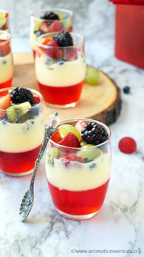 How to make fruit custard & jelly. How to make layered fruit custard with jelly. Quick, easy and delicious dessert recipe. Jelly Recipes Desserts, Jelly Custard, Impressive Dessert, Fruit Custard, Fruit Pudding, Jelly Desserts, Custard Recipe, Custard Desserts, Jello Desserts