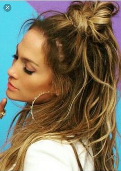 Love Half Up Knot, Balayage Hair Morenas, Jlo Hair, Jennifer Lopez Hair, Hair Affair, Short Hair Color, Hair Blog, Great Hair, Hair Dos