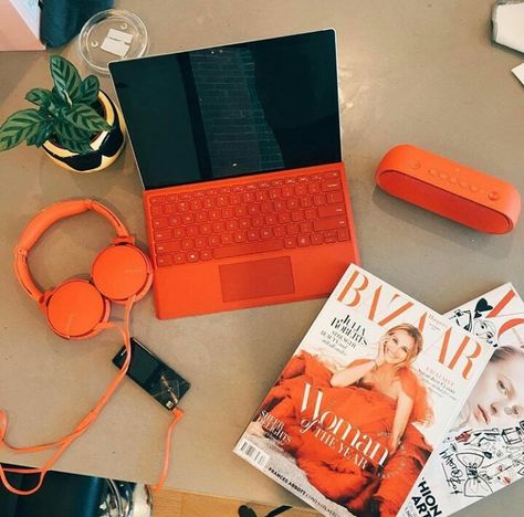 😱! 🍊 orange colored Surface Pro type cover. Unbelievable. #SonyExtraBassRussia Surface Pro Aesthetic, Oc Interactions, Apple Pen, Surface Pro, Study Inspiration, Office Design, Poppies, Gadgets, Notebook