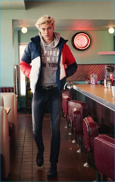 Lucky Blue Smith wears a red, white and blue look for Hilfiger Denim's fall-winter 2016 campaign. Listen Aesthetic, Lucky B Smith, Lucky Smith, Blue Smith, Lucky Blue Smith, Lucky Blue, Fall Denim, Hailey Baldwin, Male Models