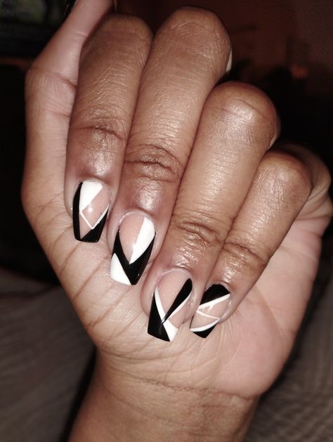 Short Black And White Nails, Black And White Short Nails, Black And White Nails Short, Tan Nail Designs, Football Nail Designs, Professional Nail Designs, White Short Nails, White Pedicure, Classic Nail Designs