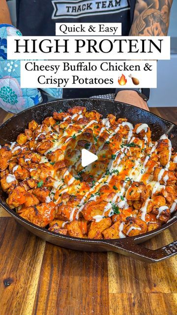 AUSSIE FITNESS 🇦🇺💪🏼 | Dez Cerimagic on Instagram: "Cheesy Buffalo Chicken & Crispy Potatoes🔥🍗 Easy High Protein Meal Prep💪🏼  (Macros: Per Serve - 4 Total) 467 Calories 31gC | 11.5gF | 66gP  Ingredients: 900g Diced Chicken Breast (raw weight) 1.5 Tsp Smoked Paprika, 1 Tsp Salt, 1 Tsp Chilli Powder, 1 Tsp Onion Powder, 1 Tsp Garlic Powder 900g Diced Potatoes (Carisma Potatoes) 1 Tsp Olive Oil 1 Tsp Salt, 1 Tsp Garlic Powder, 1 Tsp Oregano, 1 Tsp Smoked Paprika 25g Butter (Nuttelex Light) 1/2 Diced Onion 100ml Buffalo Sauce (Franks Redhot Buffalo Sauce - or your choice of sauce) 1 Tbsp Honey 100g Light Grated Mozzarella (Bega 50% Less Fat Grated Cheese) Optional Toppings: Buffalo Sauce, Parsley Flakes & Low Calorie Ranch (low fat greek yoghurt mixed with ranch seasoning)  If you like Buffalo Chicken With Potatoes, Buffalo Chicken Potato Bowl, Buffalo Chicken And Potatoes, Buffalo Chicken Potato, High Protein Buffalo Chicken, Potato Meal Prep, Buffalo Chicken Meal Prep, High Protein Easy Meals, Easy High Protein Meals