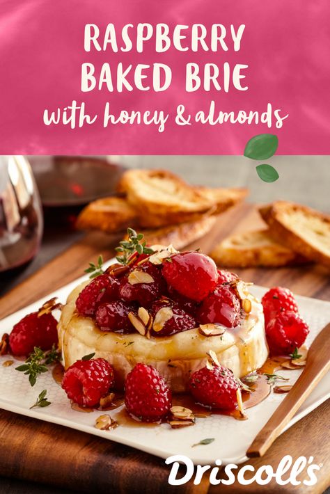 Fruit Brie Recipes, Raspberry Brie Appetizer, Brie Wheel Recipes, Berry Appetizers, Strawberry Appetizers, Raspberry Brie, Brie Cheese Appetizer, Creative Appetizers, Brie Cheese Recipes