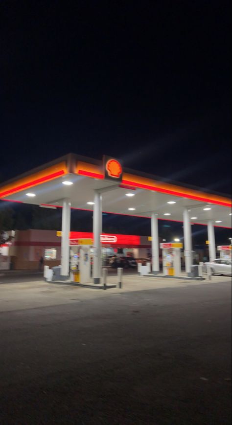 Shell Petrol Station Aesthetic, Night Asthetics Photos Snap, Petrol Station Aesthetic, Toni Aesthetic, Lahore Snaps, Late Night Car Rides Video, Gas Station At Night, Burning Video, Gas Station Aesthetic