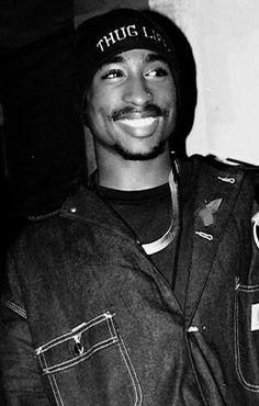 ... Beautiful Smile. Pac being Pac 2pac Wallpapers, Images Terrifiantes, Tupac Wallpaper, 90s Rappers, Tupac Quotes, Tupac Pictures, Tupac Shakur, Best Rapper, Hip Hop Rap