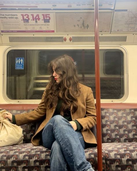 London Pictures Ideas, London Girl Aesthetic, Tube London, London Photo Ideas, Aesthetic London, London Girl, London Vibes, London Dreams, London Tube