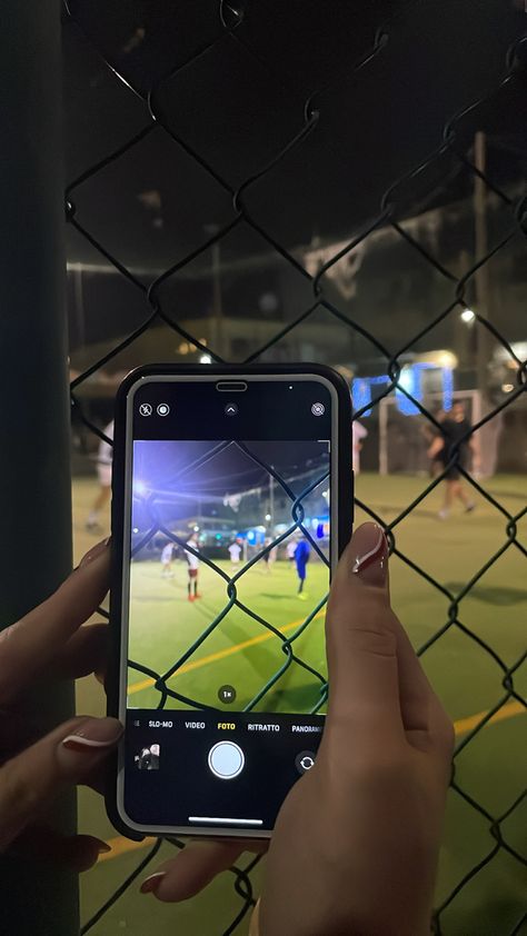 Futbol Story Instagram, Football Fake Story, Fake Insta Story Friends, Football Story Instagram, Fake Instagram Story Friends, Friends Fake Story Instagram, Football Match Aesthetic, Fake Pics For Instagram Story Friends, Insta Stories With Friends