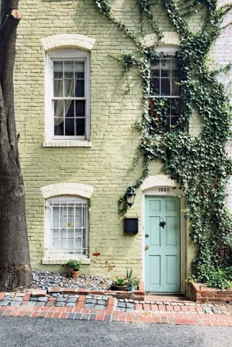 Green Brick House, Painted Brick House Exterior, Painted Brick Exteriors, Painted Brick House, Red Brick House, Brick Exterior House, Casa Exterior, Row House, Painted Brick