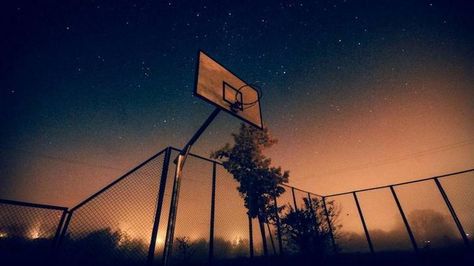 Imgur: The most awesome images on the Internet Basketball Wallpapers Hd, Ring Basket, Cool Basketball Wallpapers, Free Basketball, Basketball Background, Basketball Uniforms Design, Street Basketball, Bola Basket, Basketball Camp