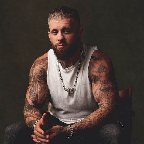 Brantley Gilbert Shirtless, Concert Outfit Fall, Best Country Singers, Concert Outfit Summer, Brantley Gilbert, Outlaw Country, Welcome To My House, Eric Church, Country Singer