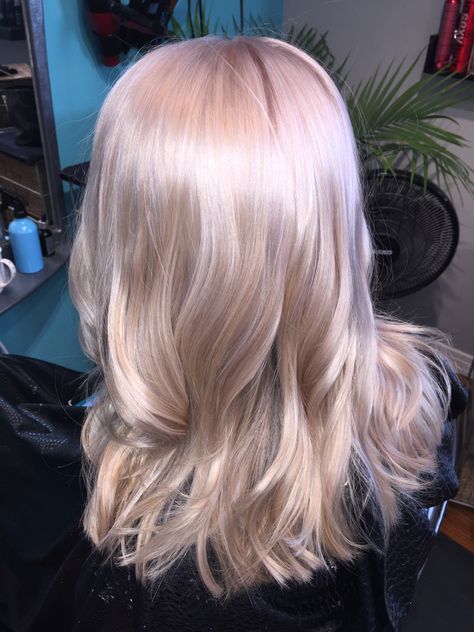 White honey hair by Renee yes this you Hannah Pearl Hair Color, Hair Color White, Icy Hair, Baby Pink Hair, Spring Hair Color Trends, Warm Blonde Hair, Beige Blonde Hair, Beige Hair, White Honey