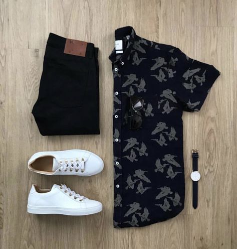 Clothes Combinations, Half Shirt, Mens Business Casual Outfits, Mens Casual Outfits Summer, Men Fashion Casual Shirts, Stylish Men Casual, Mens Casual Dress Outfits, Men Stylish Dress, Cool Outfits For Men