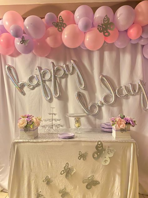 Pink Purple White Birthday Party, Purple Pink And White Birthday Decoration, Pink Purple And White Party Decor, Pink And Purple 18th Birthday Party, Light Pink And Purple Birthday Decor, Simple Purple Birthday Decorations, Purple And Pink Themed Birthday Party, Purple Pink Birthday Theme, Outdoor Purple Birthday Party