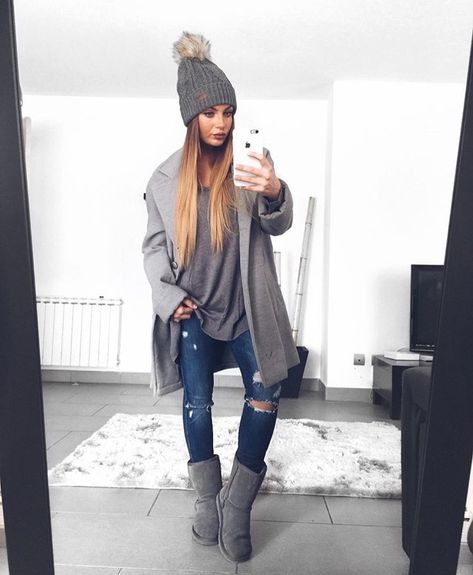 Love all the gray. Grey Ugg Boots Outfit, Grey Uggs Outfit, Grey Uggs, Grey Ugg, Grey Ugg Boots, Ugg Boots Outfit, Fashion For Winter, Uggs Outfit, Best Style