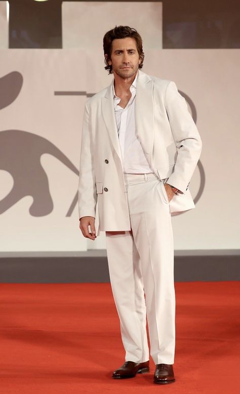 Cannes Mens Fashion, Celebrities In Suits Male, Jake Gyllenhaal Suit, Retro Suits Men, Mens Beach Wedding Suits, White Michael Jackson, Unique Mens Wedding Suits, Ivory Suit, Summer Suits Men