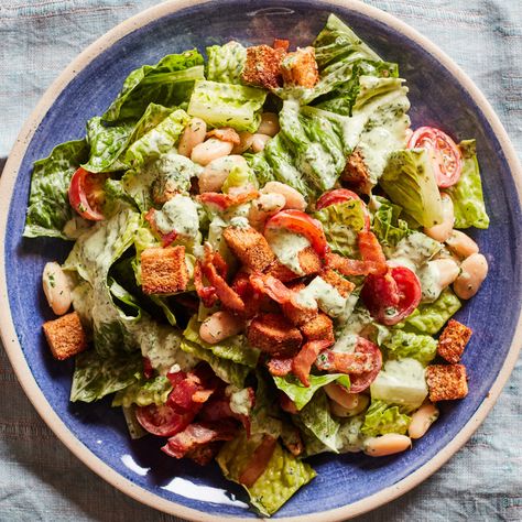 Classic Blt Sandwich, Blt Salad, 30 Minute Dinners, Bean Salad Recipes, Easy Meal Ideas, Bacon Tomato, Bean Salad, Kitchen Food, Croutons