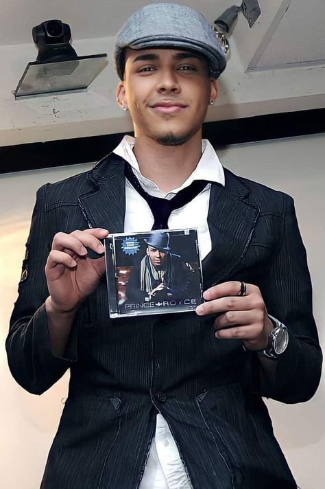 Prince Royce Aesthetic, Price Royce, Hispanic Artists, Romeo Santos, Prince Royce, Gay Art, Royce, Singers, Pretty People