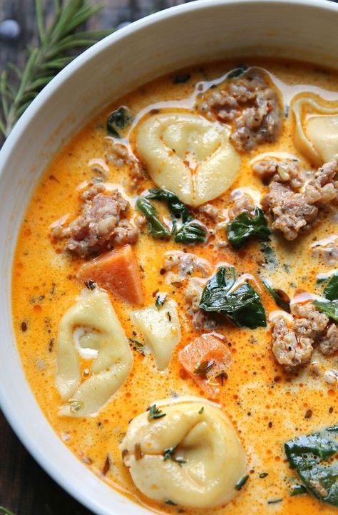 Tortellini Soup With Spinach, Creamy Sausage Tortellini Soup, Creamy Sausage Tortellini, Italian Sausage Tortellini Soup, Good Dinners, Tasty Easy Recipes, Party Meals, Soup With Spinach, Autumn Soup