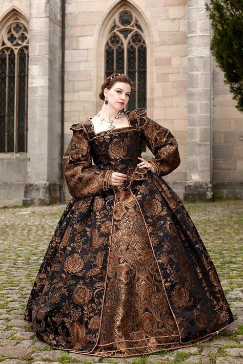 Bronze Medieval Dress, Brown Medieval Dress, Elizabethan Dress, Tudor Dress, Tudor Fashion, Tudor Costumes, Bronze Dress, Medieval Garb, Period Dress