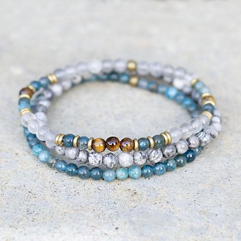 Winter Beaded Bracelets, Stone Bracelet Ideas, Young Enterprise, Beaded Eye, Homemade Bracelets, Bracelet Inspiration, Beaded Jewelry Bracelets, Embroidery Bracelets, Wire Bracelets