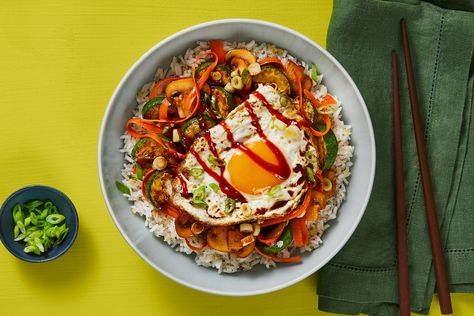 Bibimbap Bowls, Hello Fresh Dinners, Hellofresh Meals, Meal Kit Recipes, Fresh Dinners, Bibimbap Bowl, Hello Fresh Meals, Egg Calories, Hellofresh Recipes