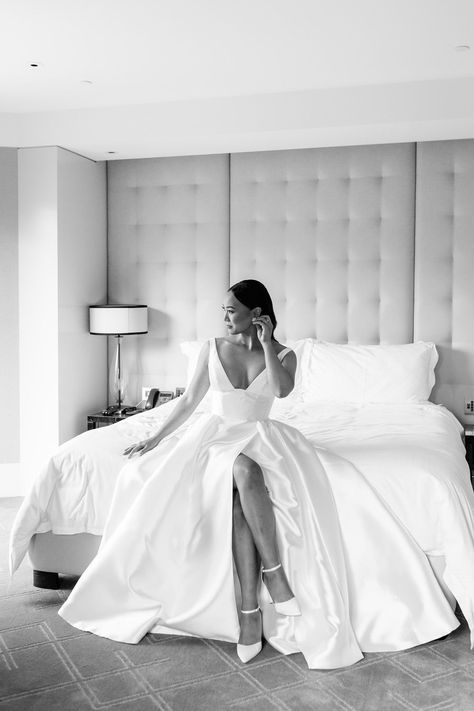 Wedding Hotel Room, City Chic Wedding, Bride Preparation, Brides Room, Wedding Portrait Poses, Karen Willis Holmes, Bride Photoshoot, Wedding Photography Styles, Luxury Wedding Photography