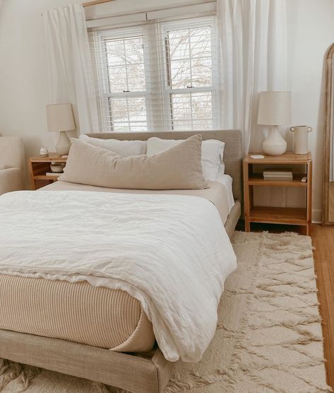 Taupe Bedding, Mid Century Modern Bed, Modern Beds, Boho Inspo, Oak Bedroom, Minimalist Room, Master Bedrooms Decor, Upholstered Bed, Room Inspiration Bedroom