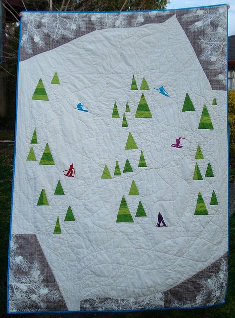 Winter Quilt / Skiing Quilt | by elitzler Swiss Skiing, Ski Quilt, Interesting Quilts, Quilt Sewing Room, Themed Quilts, Quilt Stars, Grandma Crafts, Simple Quilts, Quilted Items