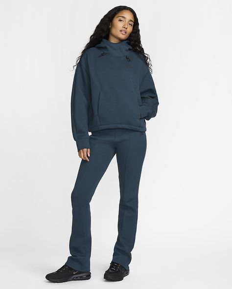 Nike Sportswear Tech Fleece Women's Oversized Hoodie. Nike.com Entering A New Era, Womens Oversized Hoodie, Nike Sportswear Tech Fleece, Tech Fleece, Oversized Hoodie, Oversize Hoodie, The Bar, Nike Sportswear, New Era